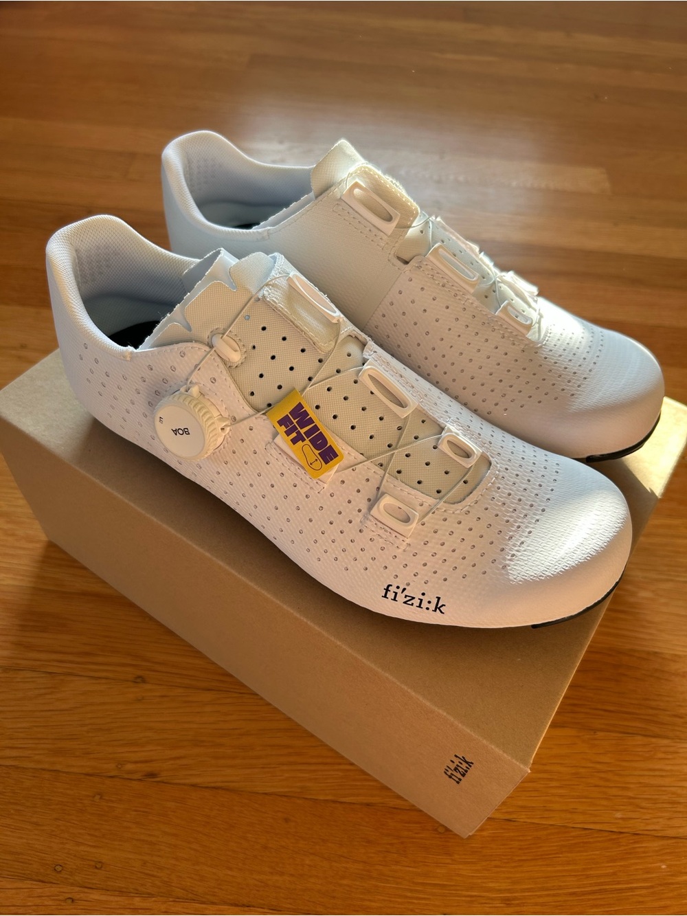 fizik Tempo Decos Carbon (wide) Cycling Shoes — White, size 41.5